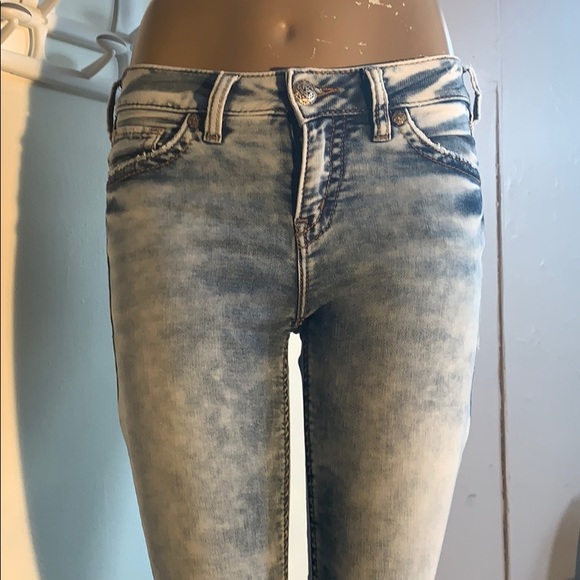 Silver Jeans Distressed Acid Wash 29” Inseam - Picture 7 of 14